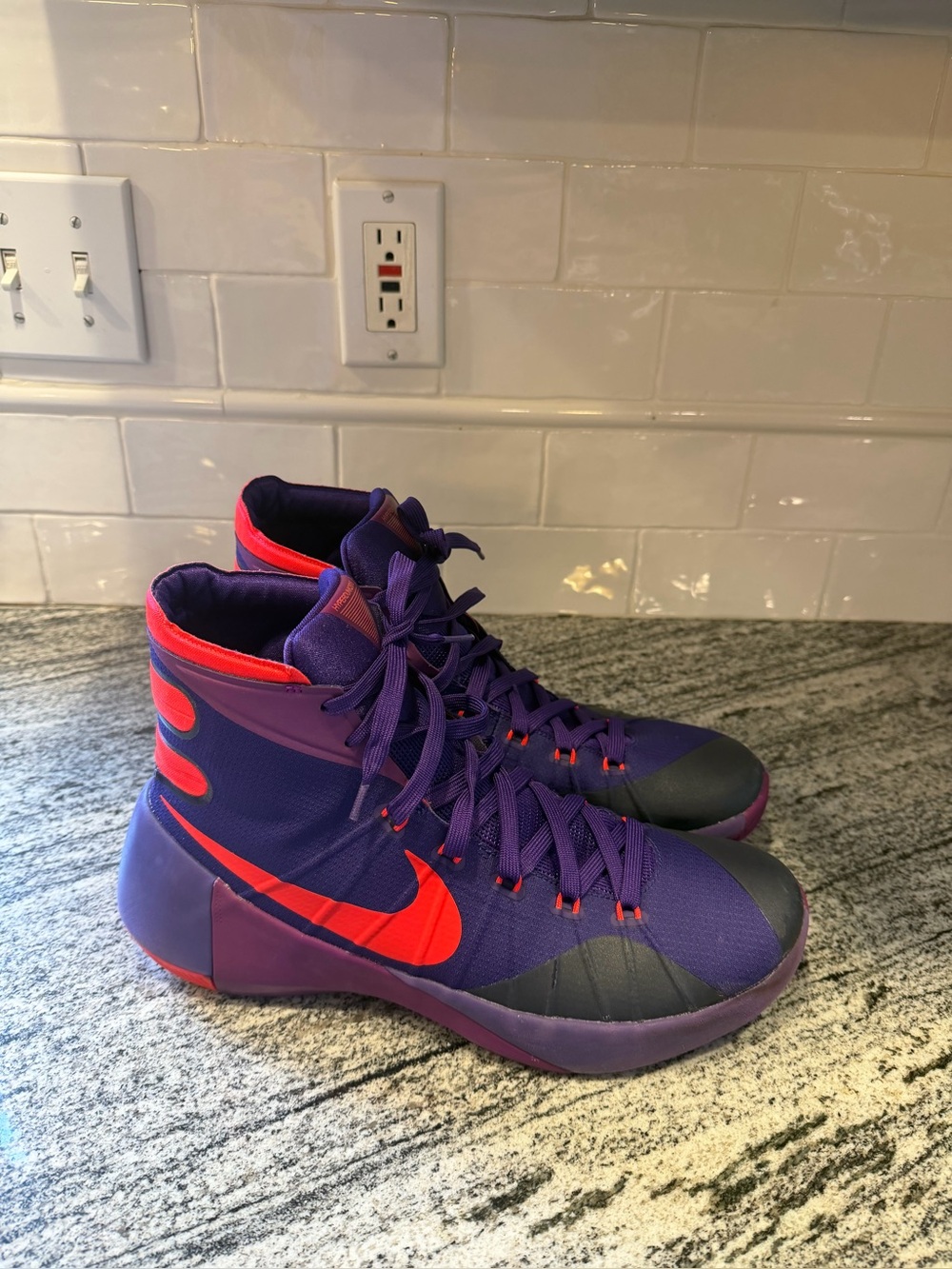 Men’s Nike Hyperdunk 2015 Purple Crimson 749561-565 Size 10.5